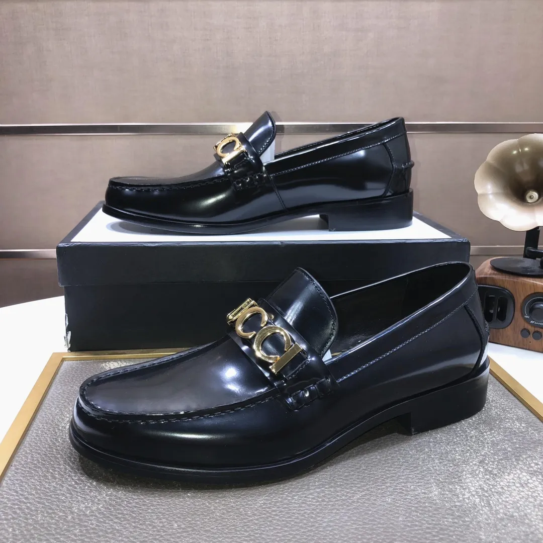 Factory batch 580💰Italy’s top luxury men’s shoe giant (GUCCI) (Gucci) (full cowhide lining) new arrival🍃Original European style🔰 Pleasant to the eye😍In order to make the shoes more durable and non-deformable🌀The production continues to follow traditional methods but there is still no lack of innovation💪Select original cowhide for the leather♻️Smooth, natural and extra bright⭐Made of imported cowhide The rich man’s first choice 38-45 (45 customized)